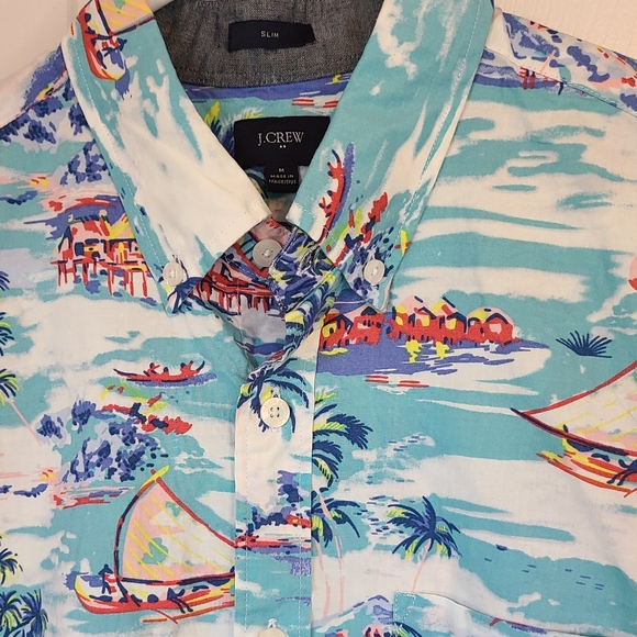 J. Crew Men's Classic Short Sleeve Button Down Shirt, Size: Medium Color: Island - Picture 5 of 16
